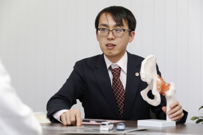 弁護士　上野　祐